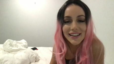hornypetitegirl77  16-04-2022